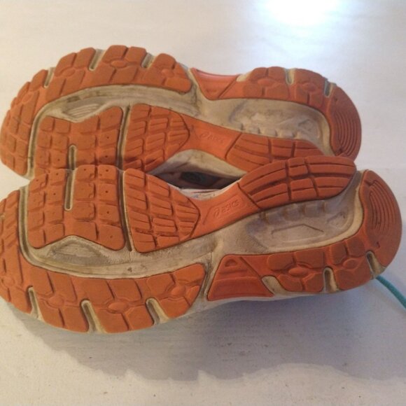 Sneakers, Size 6 - Picture 3 of 3